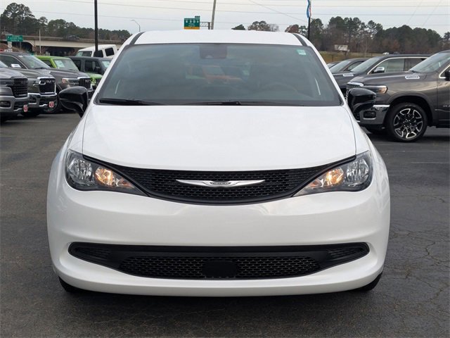 New 2026 Chrysler Voyager LX image 3