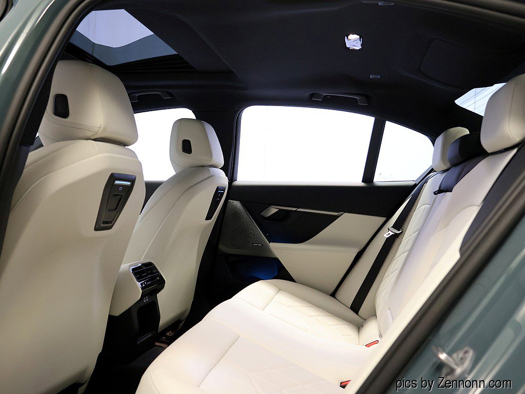 Certified 2025 BMW 540i xDrive image 13