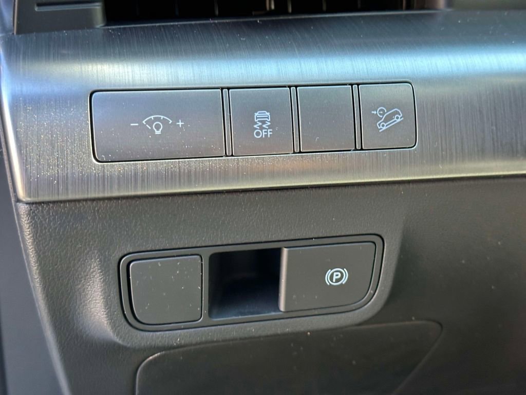 Certified 2026 Hyundai Kona SEL Premium AWD/4WD image 19