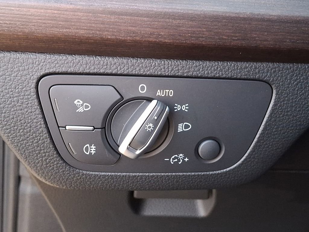 Used 2022 Audi Q5 2.0T Premium w/ Convenience Package image 24