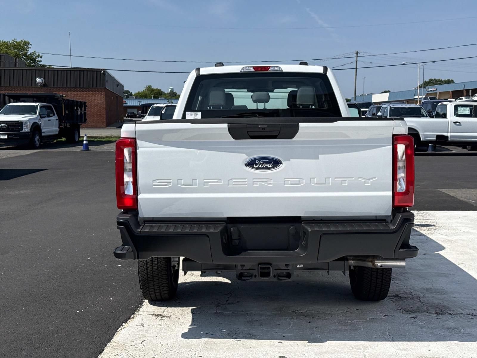 New 2026 Ford F250 4x4 Crew Cab Super Duty image 4