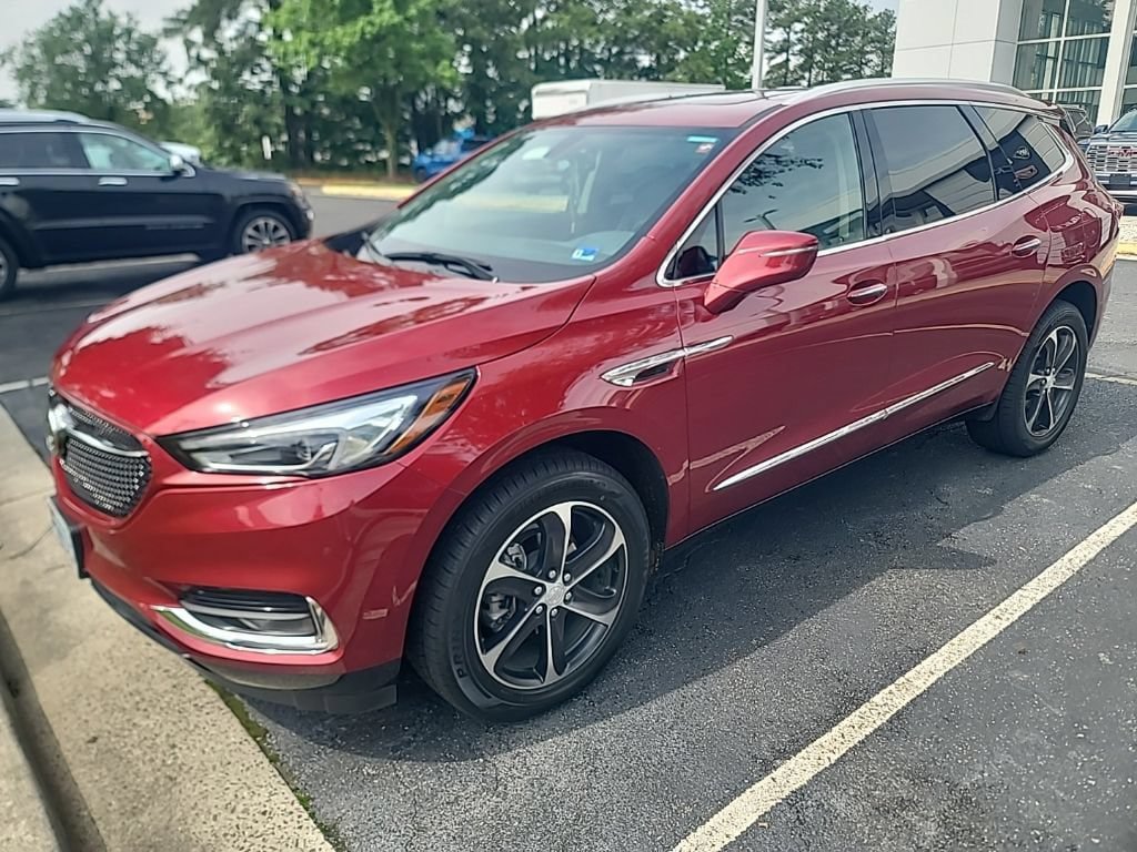 Used 2021 Buick Enclave Essence w/ Sport Touring Edition FWD image 1