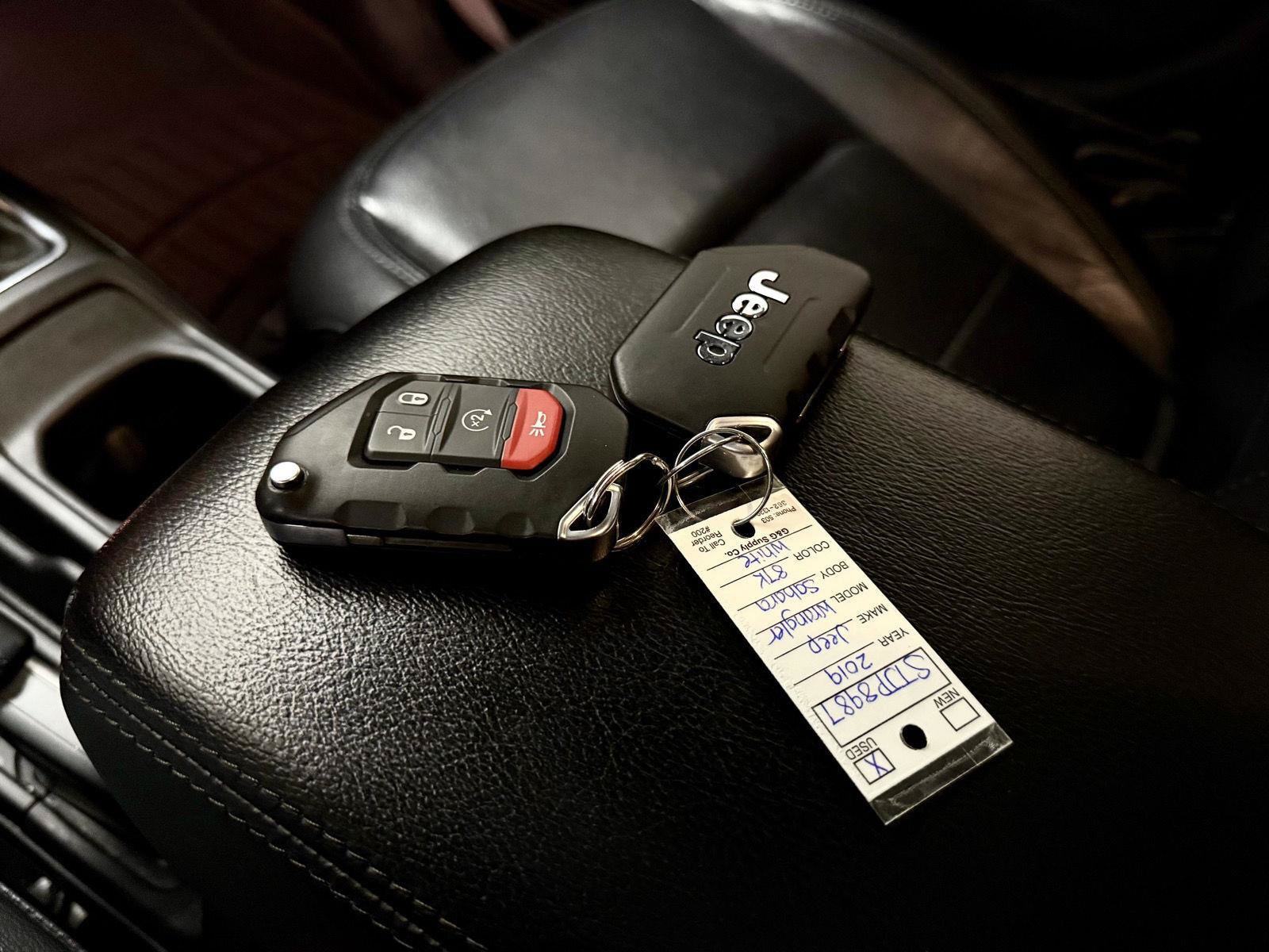 Used 2019 Jeep Wrangler Unlimited Sahara w/ Uconnect 4C Nav & Sound Group AWD/4WD image 27