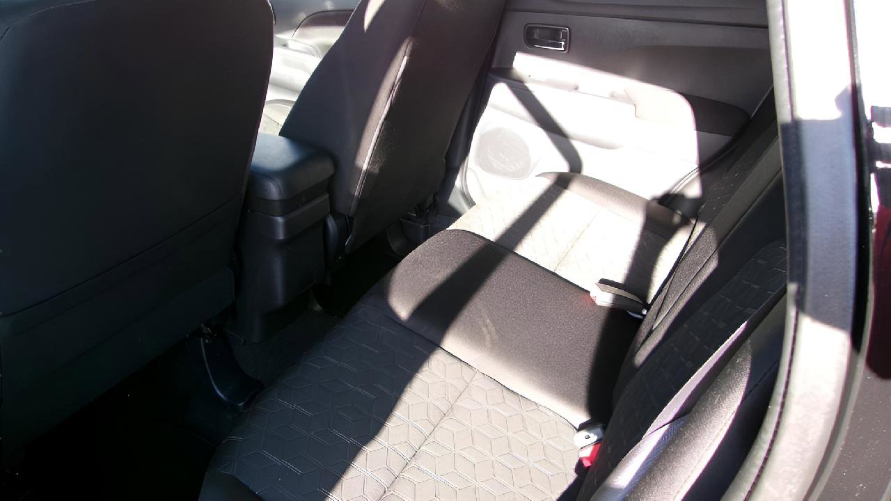 Used 2025 Mitsubishi Outlander Sport ES image 9