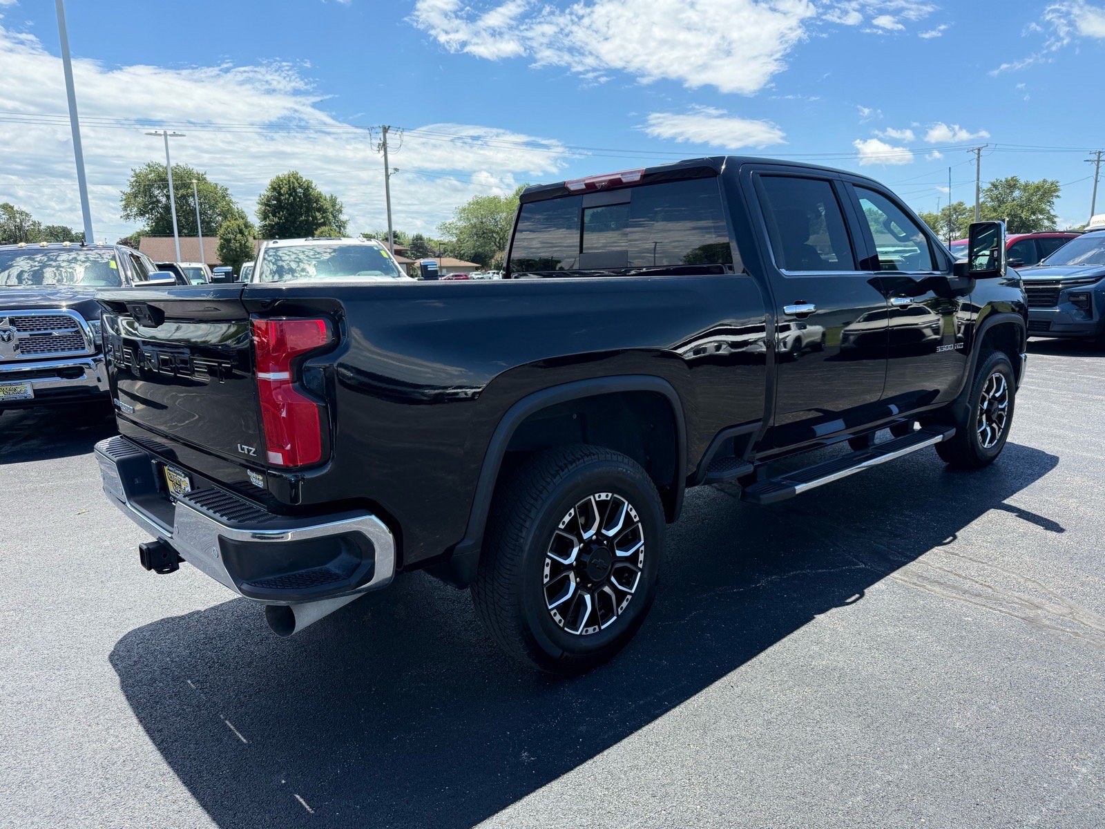 Used 2024 Chevrolet Silverado 3500 LTZ w/ LTZ Plus Package AWD/4WD image 5