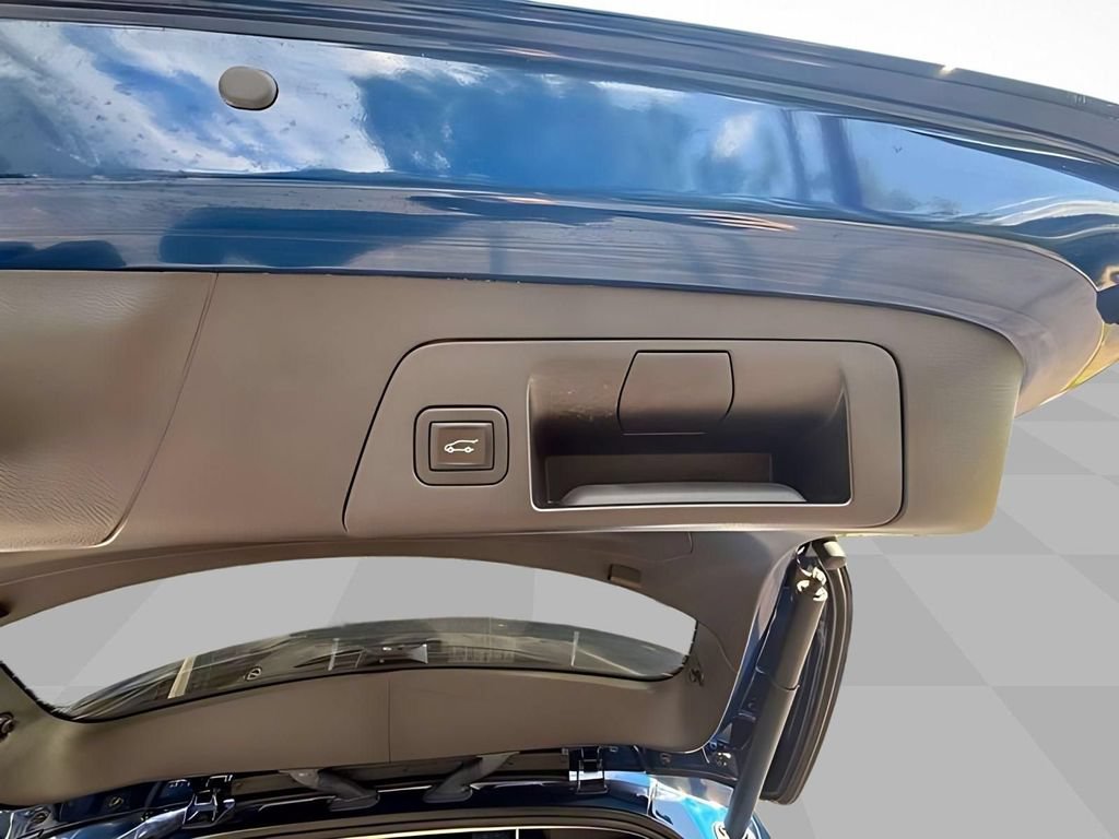Used 2023 Buick Envision Avenir AWD/4WD image 29