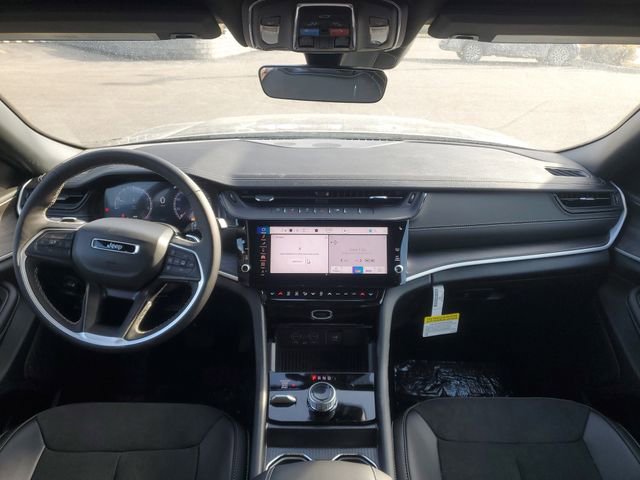 New 2026 Jeep Grand Cherokee Laredo image 16