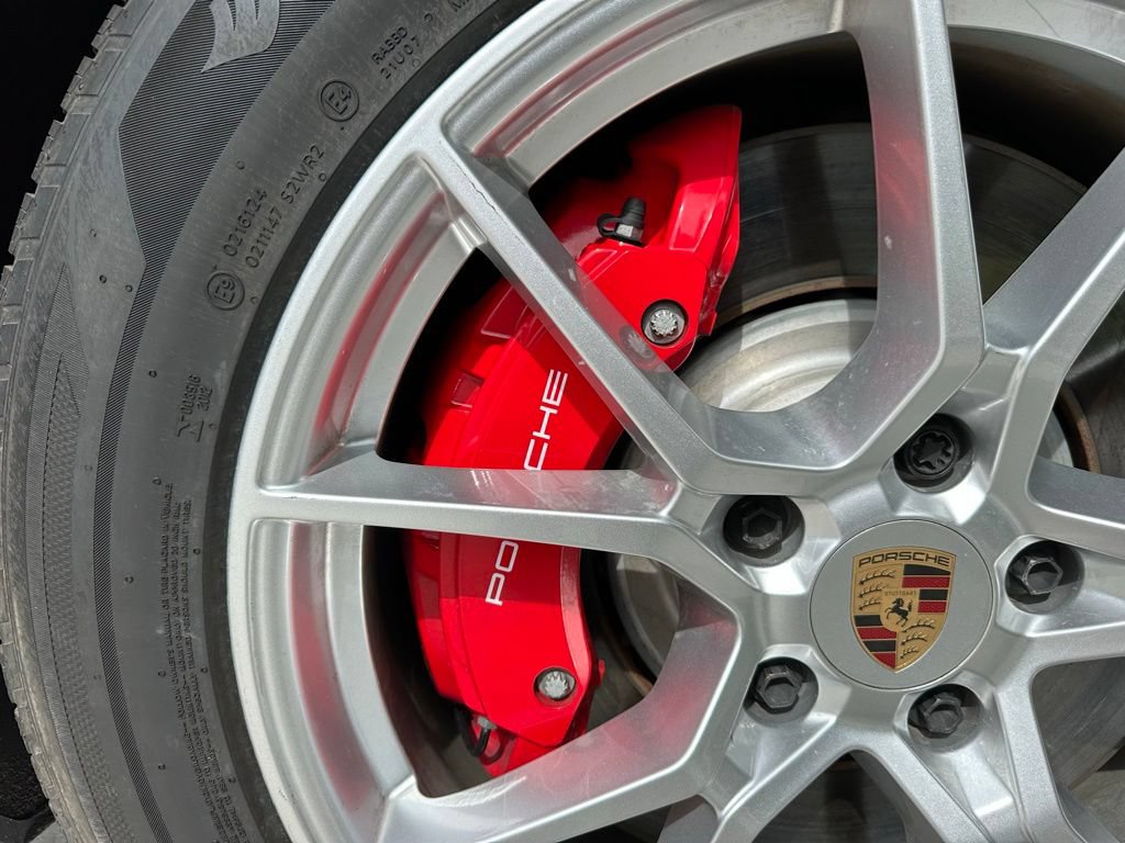 Certified 2025 Porsche Cayenne S AWD/4WD image 16