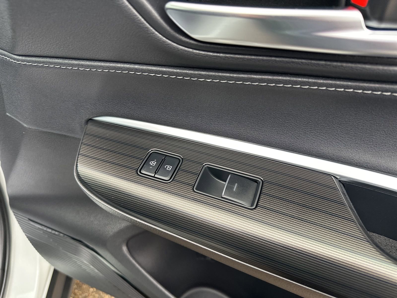 Used 2023 Toyota Venza XLE AWD/4WD image 42