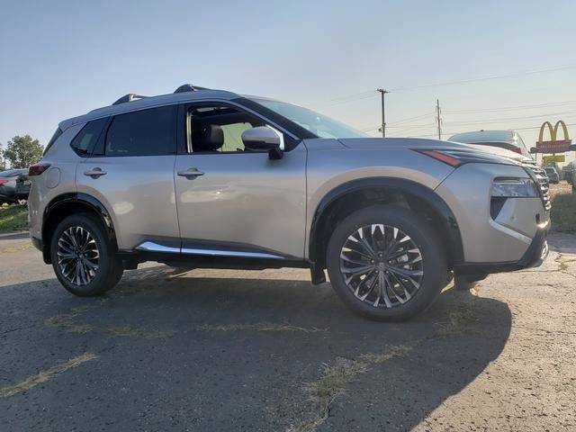 New 2026 Nissan Rogue Platinum image 4