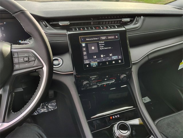 New 2025 Jeep Grand Cherokee Altitude image 23