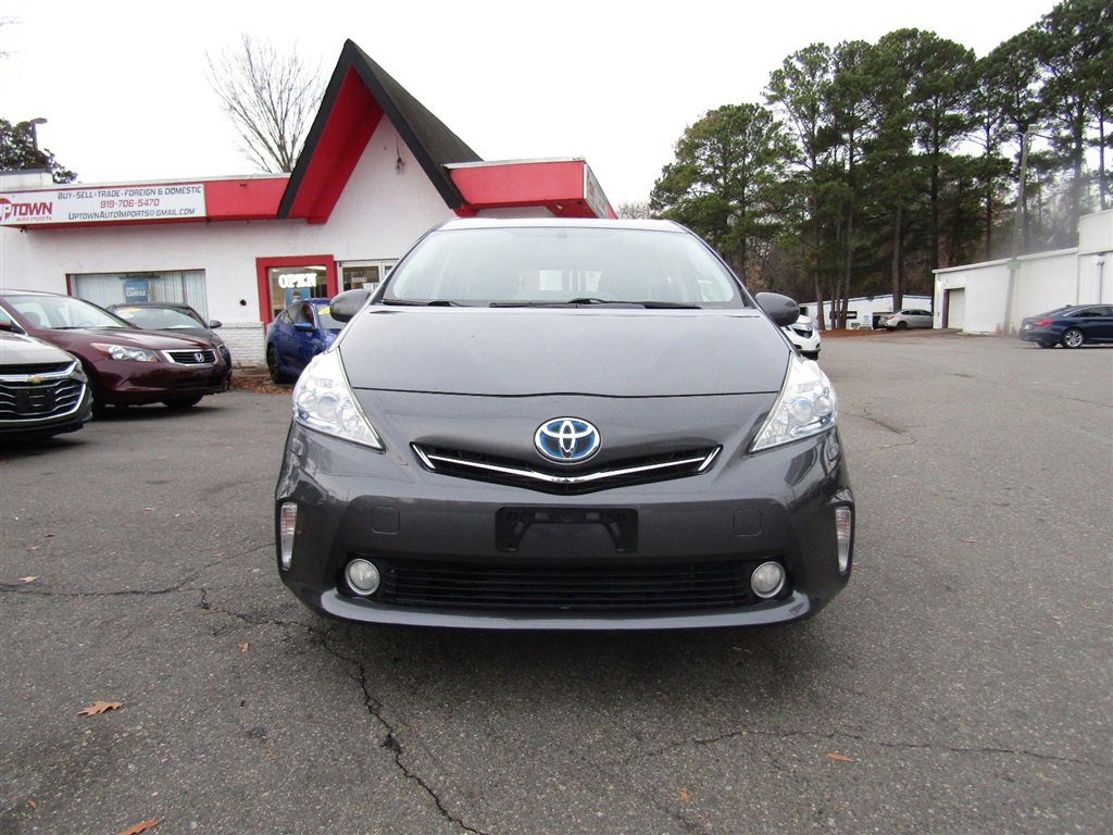 Used 2012 Toyota Prius V image 3