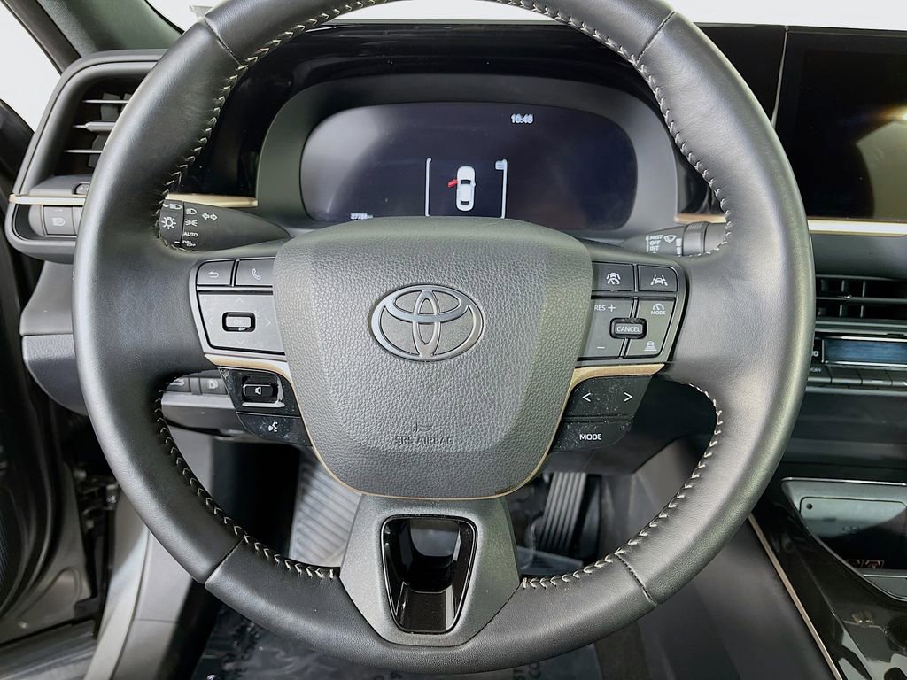 Used 2025 Toyota Crown XLE AWD/4WD image 14