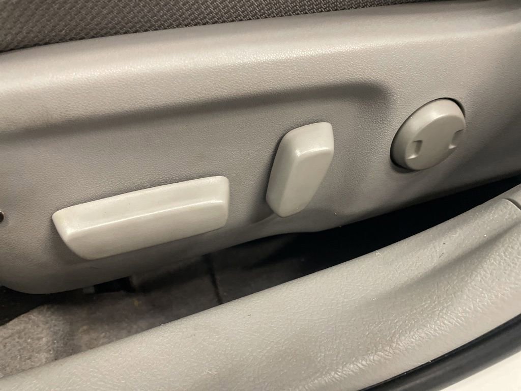 Used 2012 Toyota Camry XLE image 19