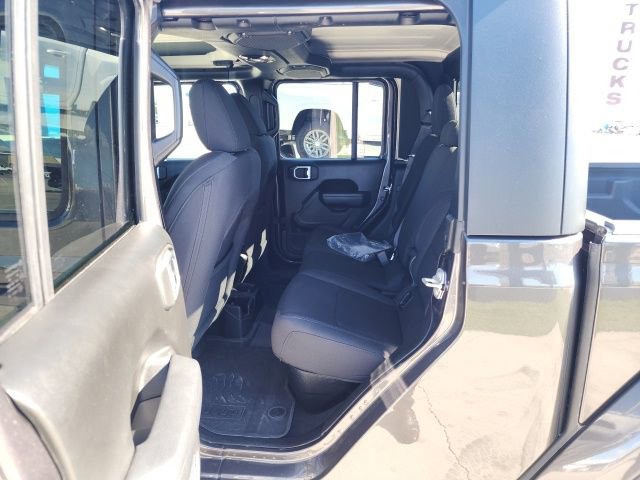 Used 2023 Jeep Gladiator Willys image 23