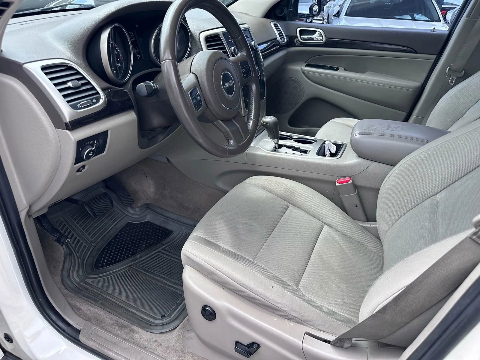 Used 2012 Jeep Grand Cherokee Laredo w/ Laredo E Group image 45