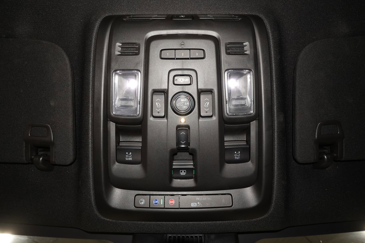 Certified 2024 GMC Yukon XL Denali w/ Denali Reserve Package image 37