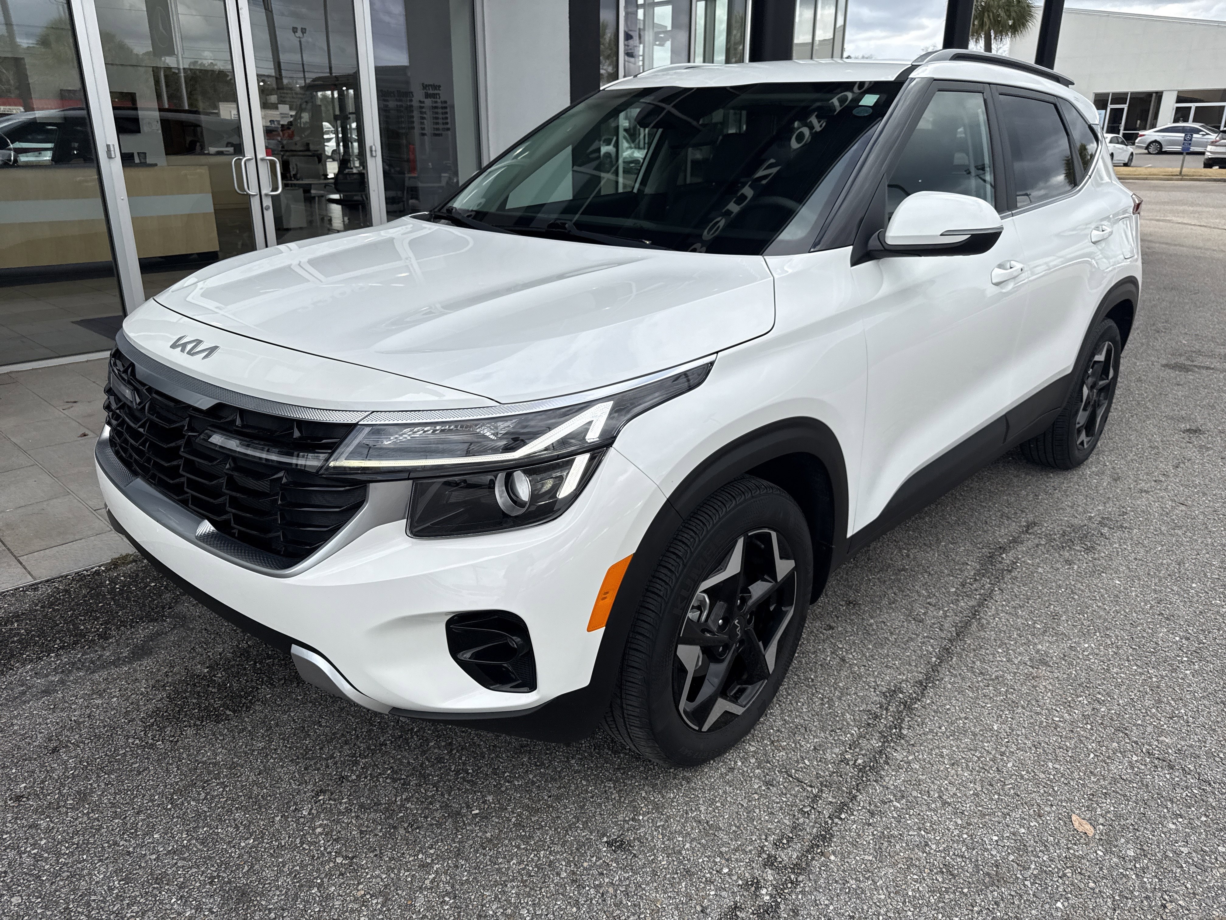 Used 2024 Kia Seltos EX