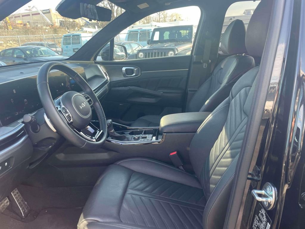 Used 2025 Kia Sorento SX Prestige image 14
