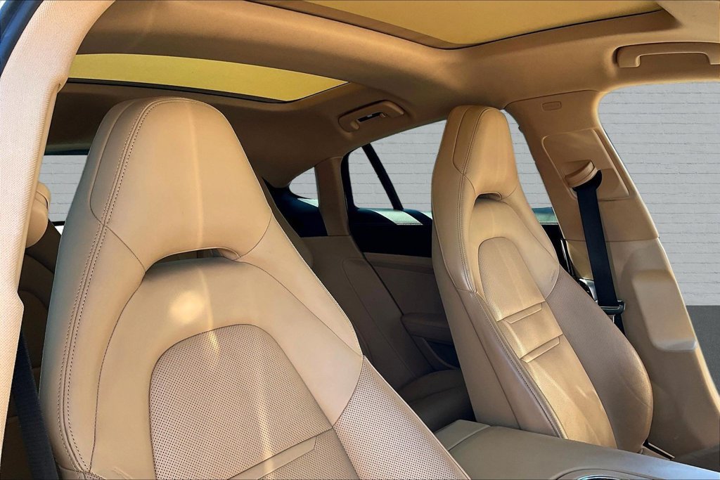 Used 2020 Porsche Panamera w/ Premium Package Plus RWD image 28