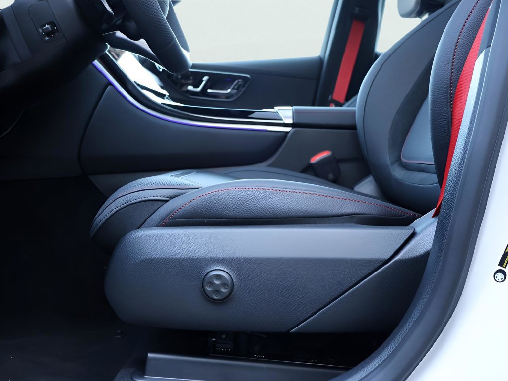 Certified 2026 Mercedes-Benz GLC 43 AMG 4MATIC Coupe image 41
