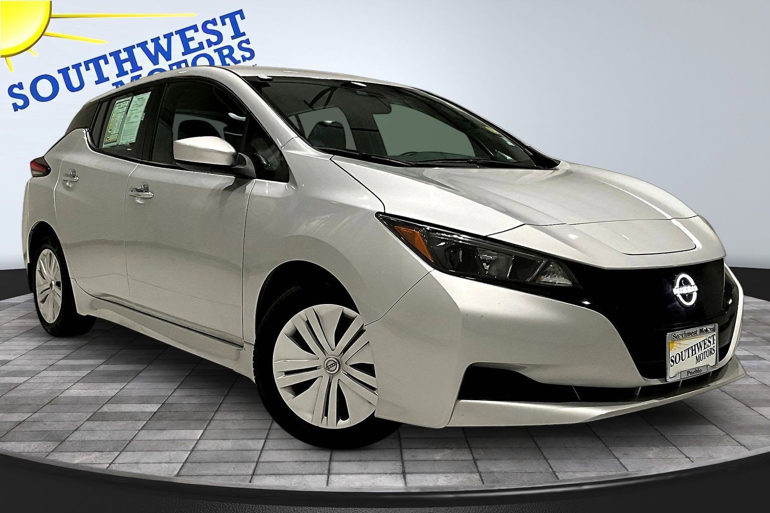 Used 2023 Nissan Leaf S FWD image 3