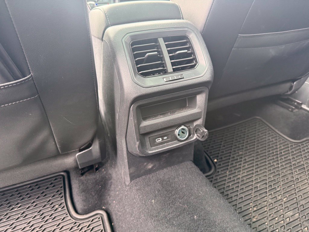 Used 2022 Volkswagen Tiguan SEL R-Line AWD/4WD image 7