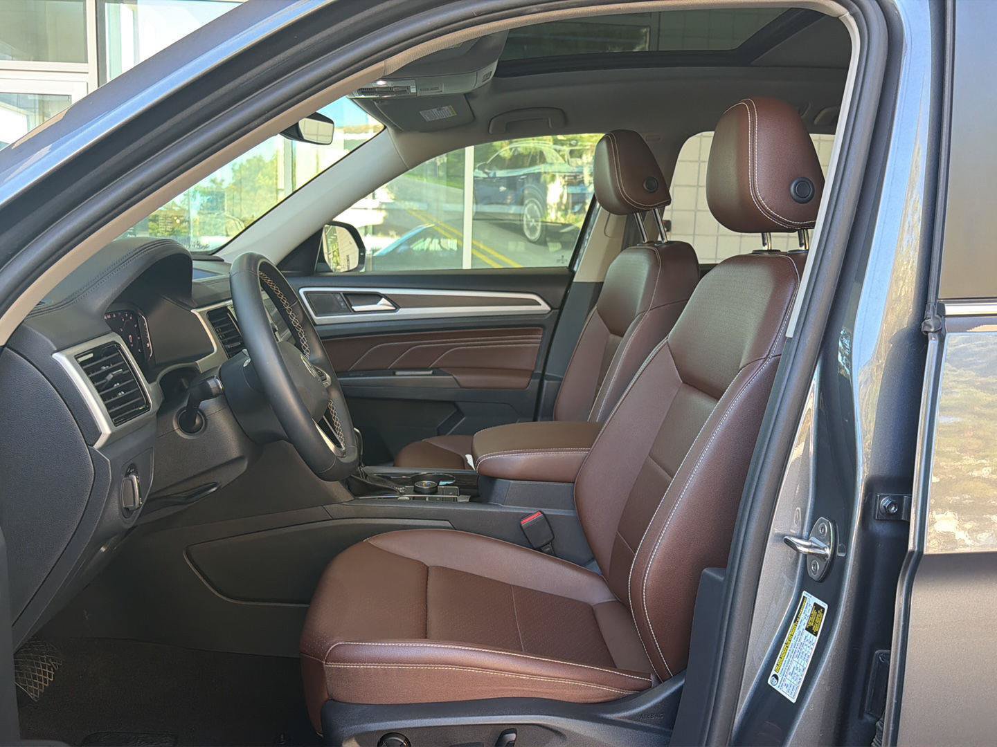 Certified 2023 Volkswagen Atlas SE w/ Panoramic Sunroof Package AWD/4WD image 15