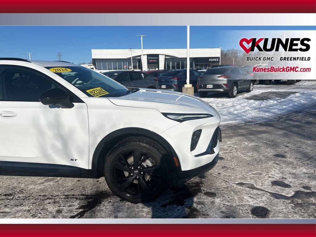 Used 2024 Buick Envision Sport Touring image 12