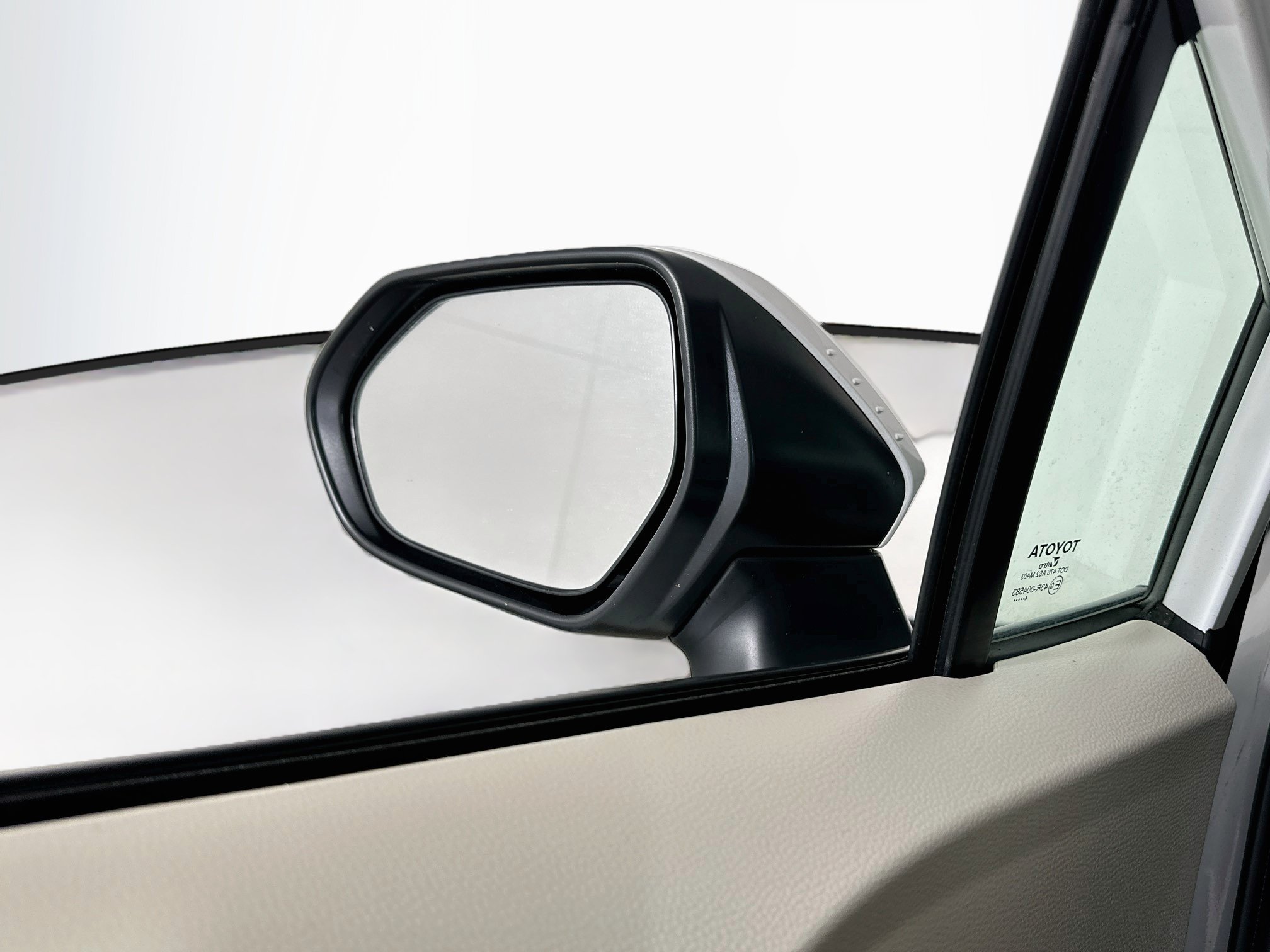 Used 2024 Toyota Corolla LE FWD image 16