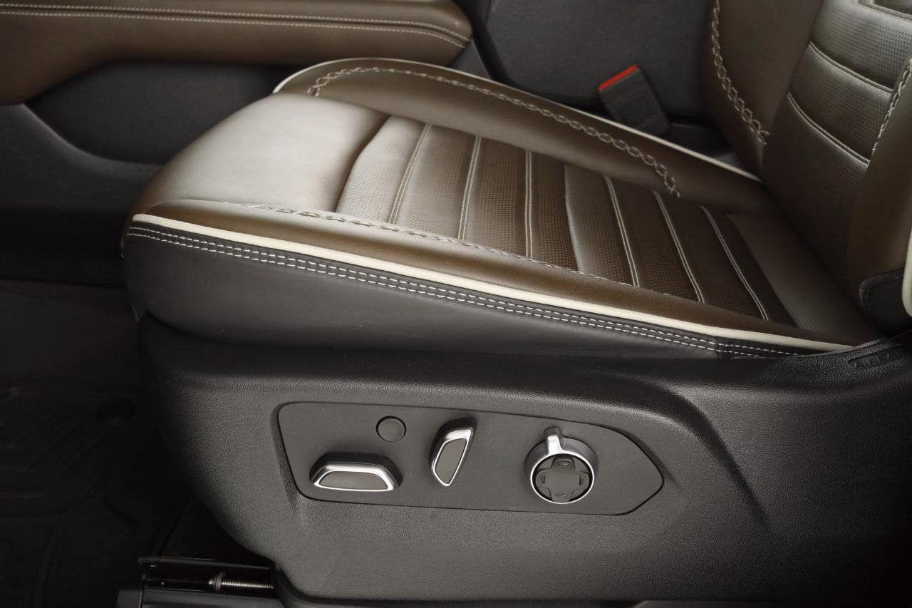 Used 2025 GMC Yukon XL Denali Ultimate image 31