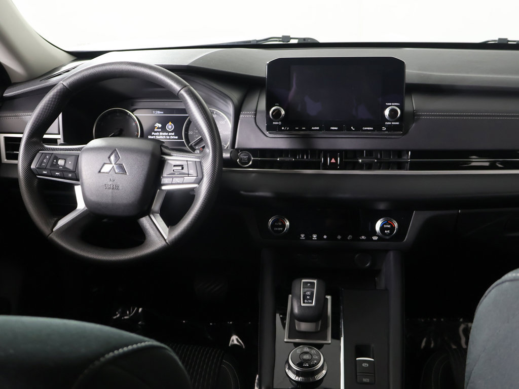 Used 2024 Mitsubishi Outlander ES AWD/4WD image 30