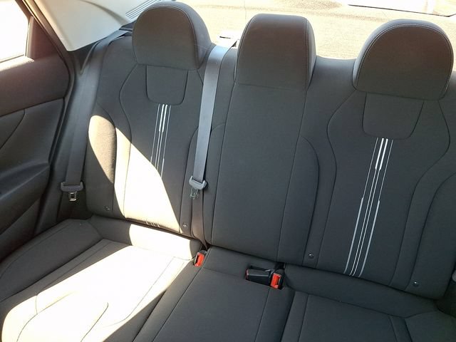 Certified 2022 Hyundai Elantra SEL w/ Convenience Package FWD image 18