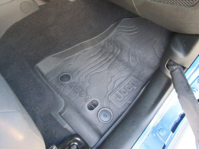 Used 2023 Jeep Gladiator Willys image 33