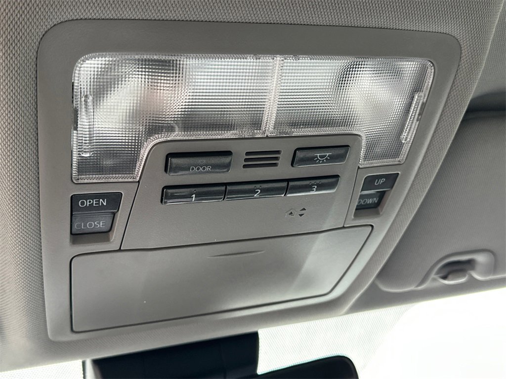 Used 2019 Toyota Highlander XLE image 34