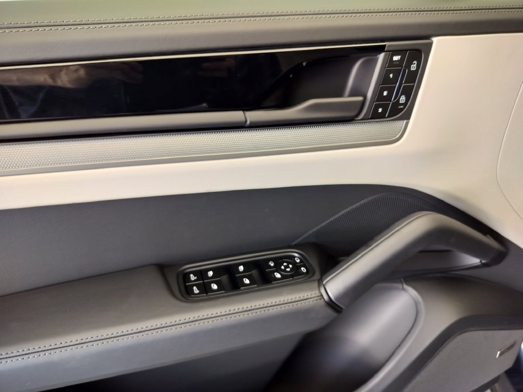 New 2026 Porsche Cayenne S AWD/4WD image 19