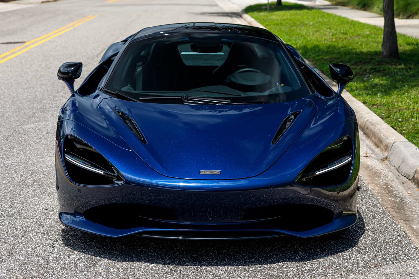 Used 2025 McLaren 750S RWD image 3