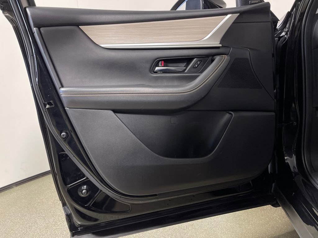 Used 2024 MAZDA CX-90 Plug-In Hybrid w/ Premium Pkg image 19