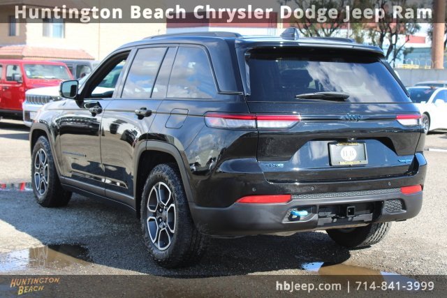 Used 2023 Jeep Grand Cherokee Trailhawk image 3