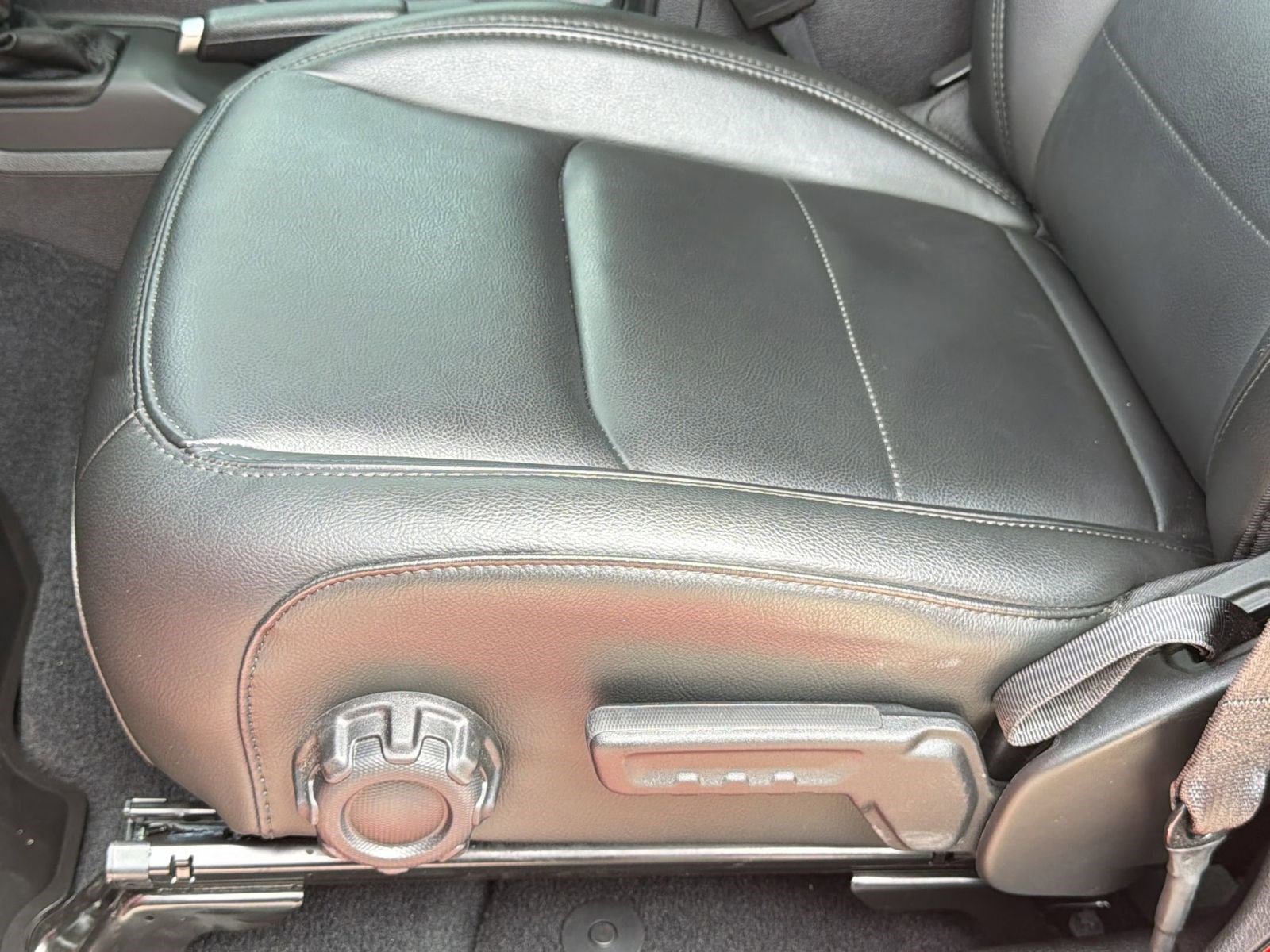 Used 2023 Jeep Gladiator Sport AWD/4WD image 14