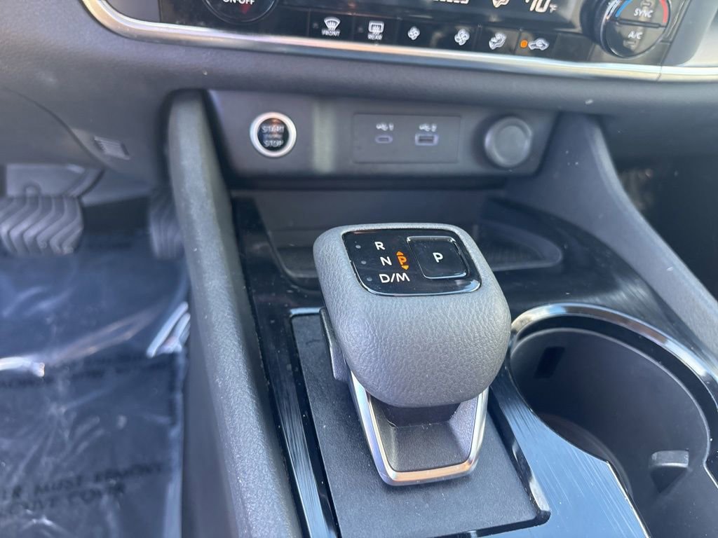 Used 2023 Nissan Rogue SV image 32