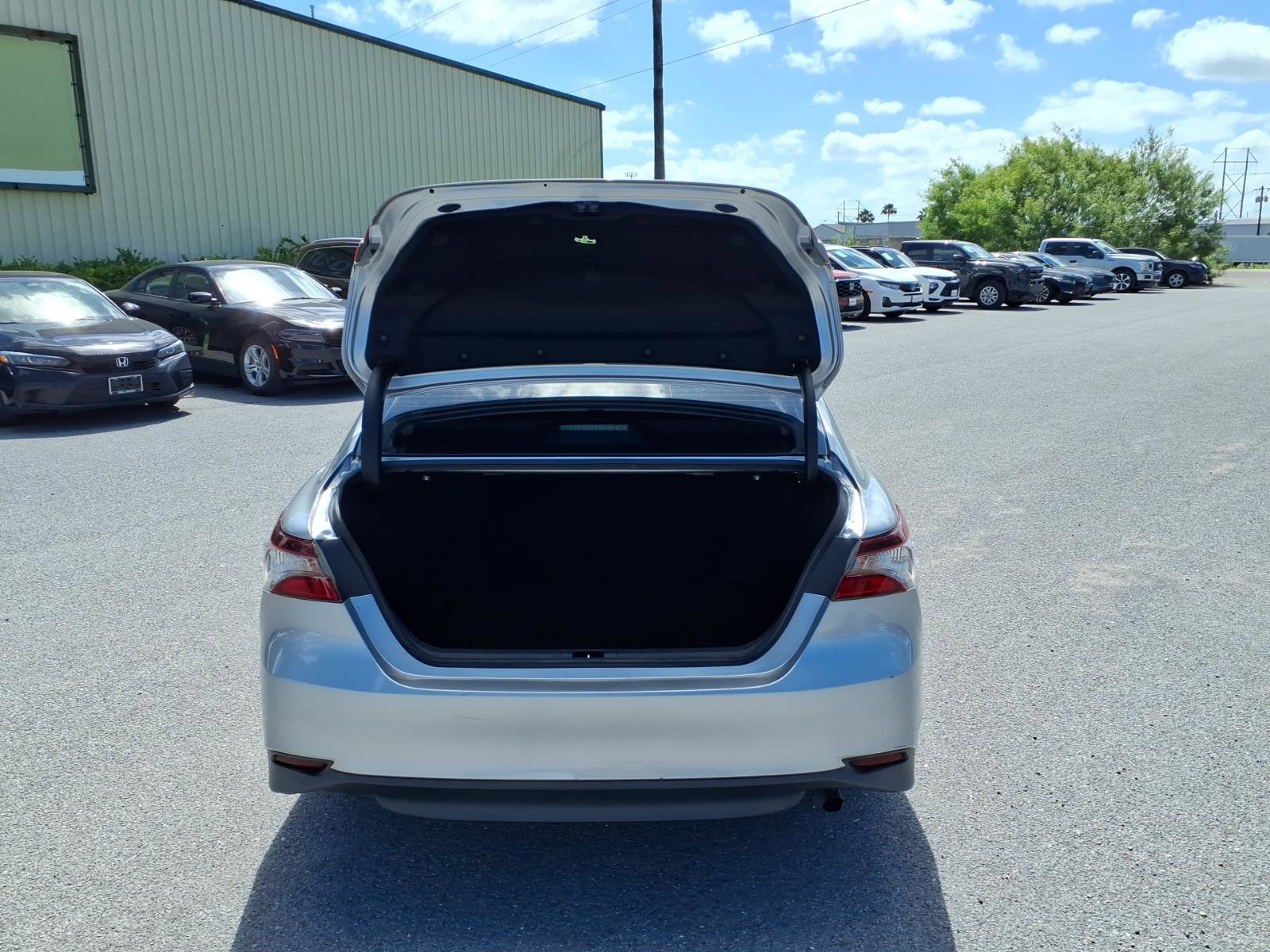 Used 2022 Toyota Camry LE FWD image 26