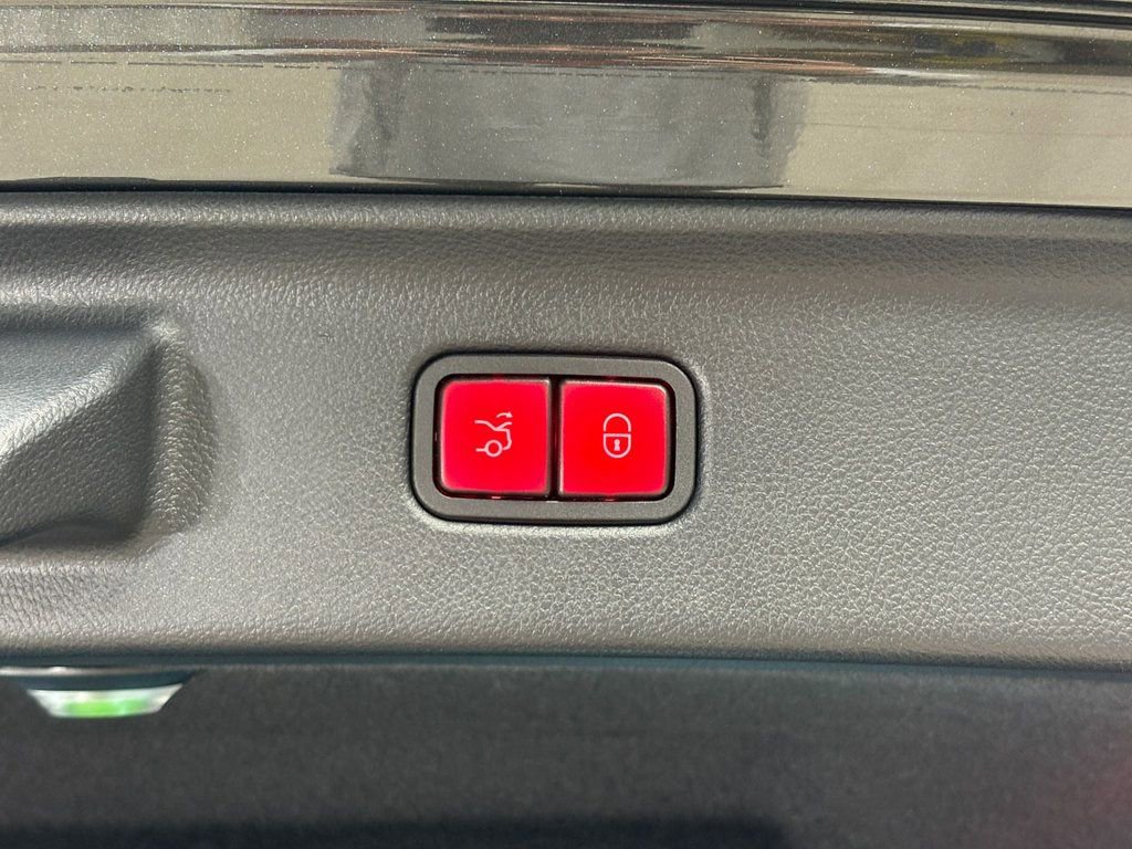 Used 2022 Mercedes-Benz S 580 4MATIC Sedan w/ AMG Line Package image 34