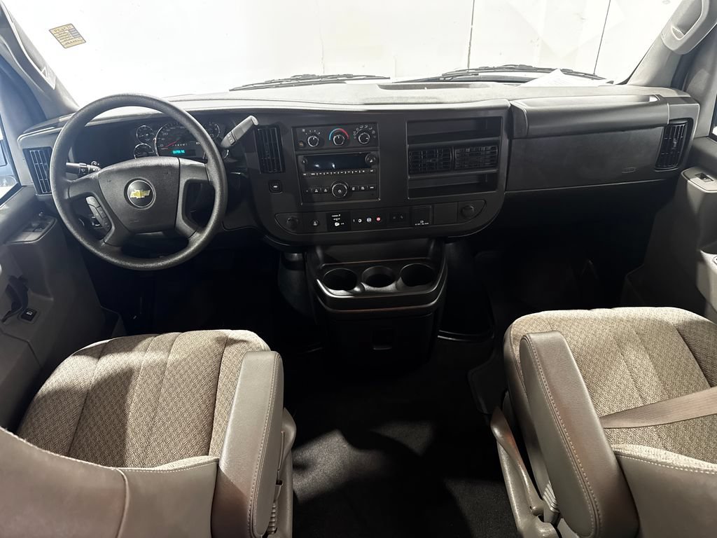 Used 2025 Chevrolet Express 3500 LT w/ LT Preferred Equipment Group RWD image 21