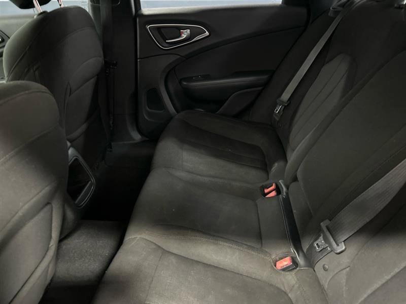 Used 2015 Chrysler 200 Limited w/ Convenience Group image 9