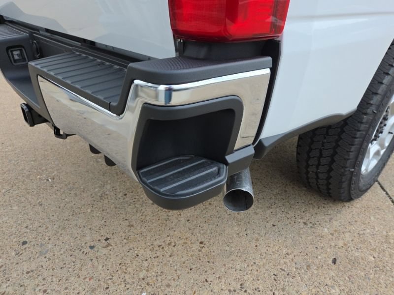 New 2026 Ford F250 XLT w/ FX4 Off-Road Package AWD/4WD image 12