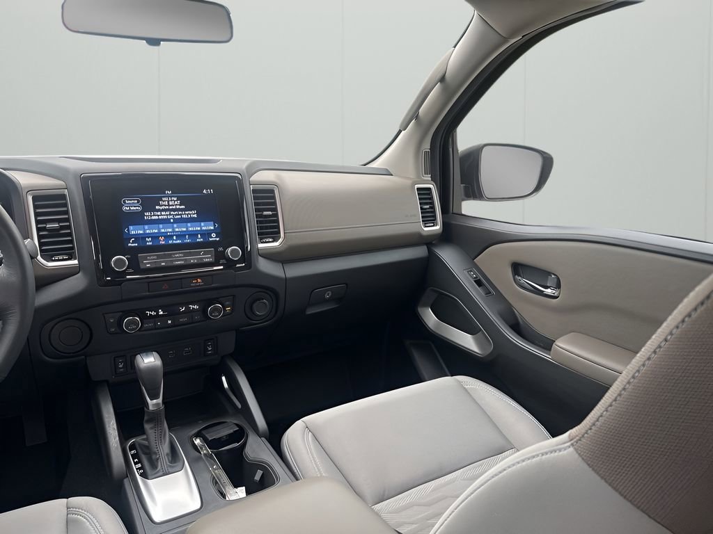 Used 2022 Nissan Frontier SV image 24