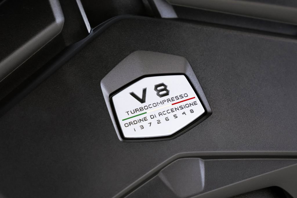 Used 2022 Lamborghini Urus image 26