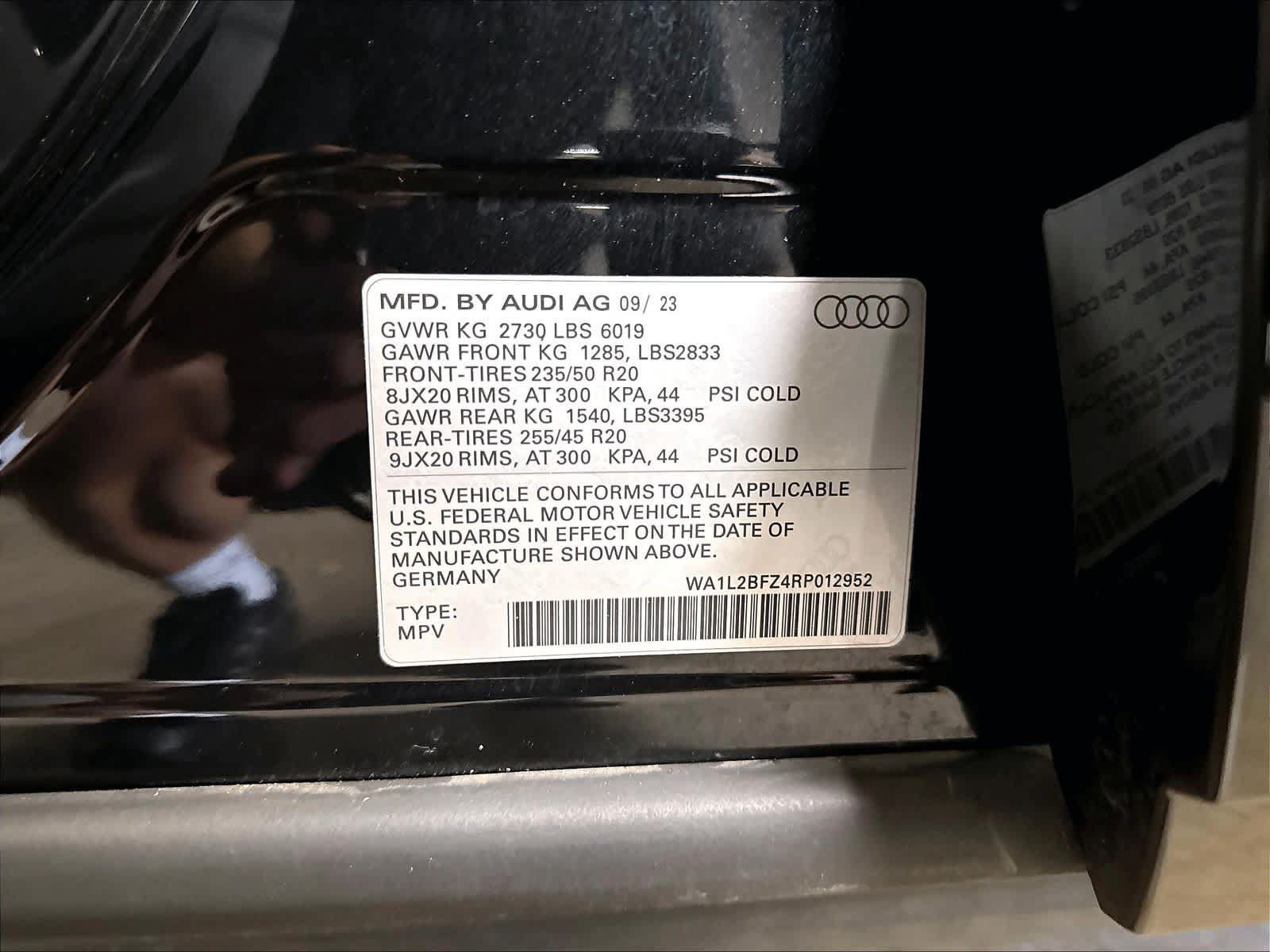 Certified 2024 Audi Q4 e-tron Premium Plus w/ Premium Plus AWD/4WD image 36