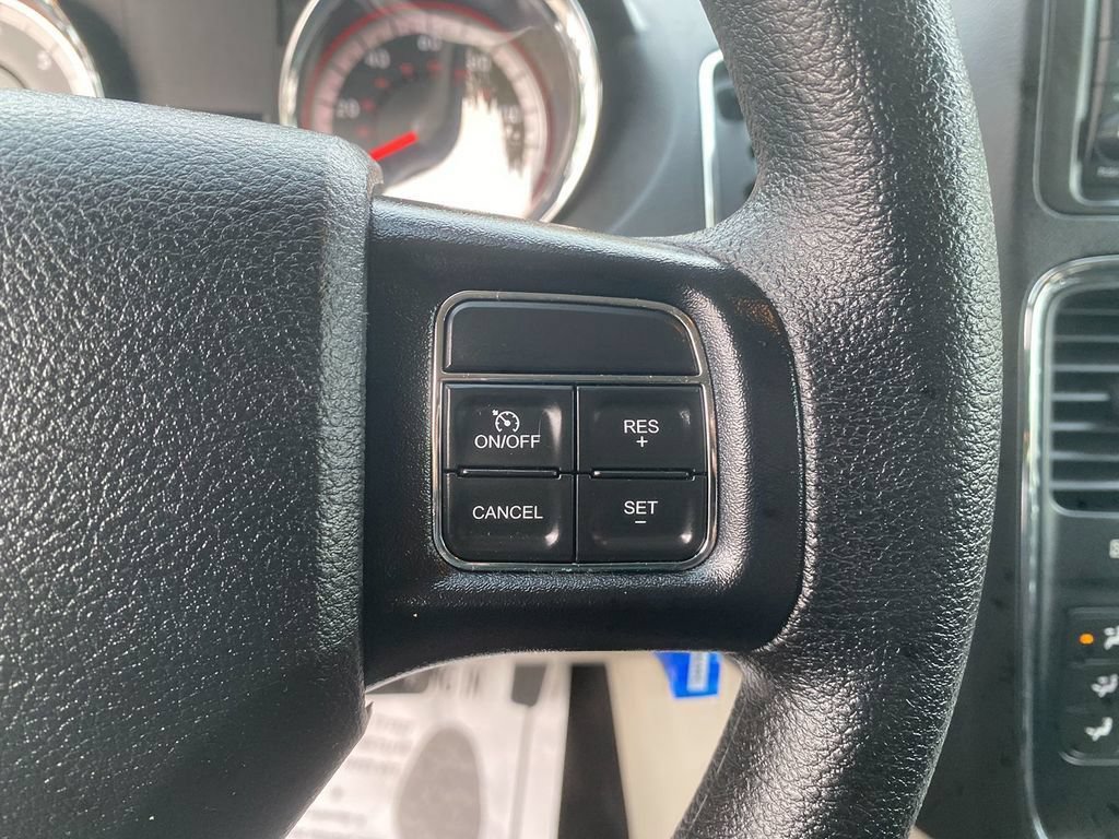 Used 2018 Dodge Grand Caravan SE w/ UConnect Hands-Free Group FWD image 17